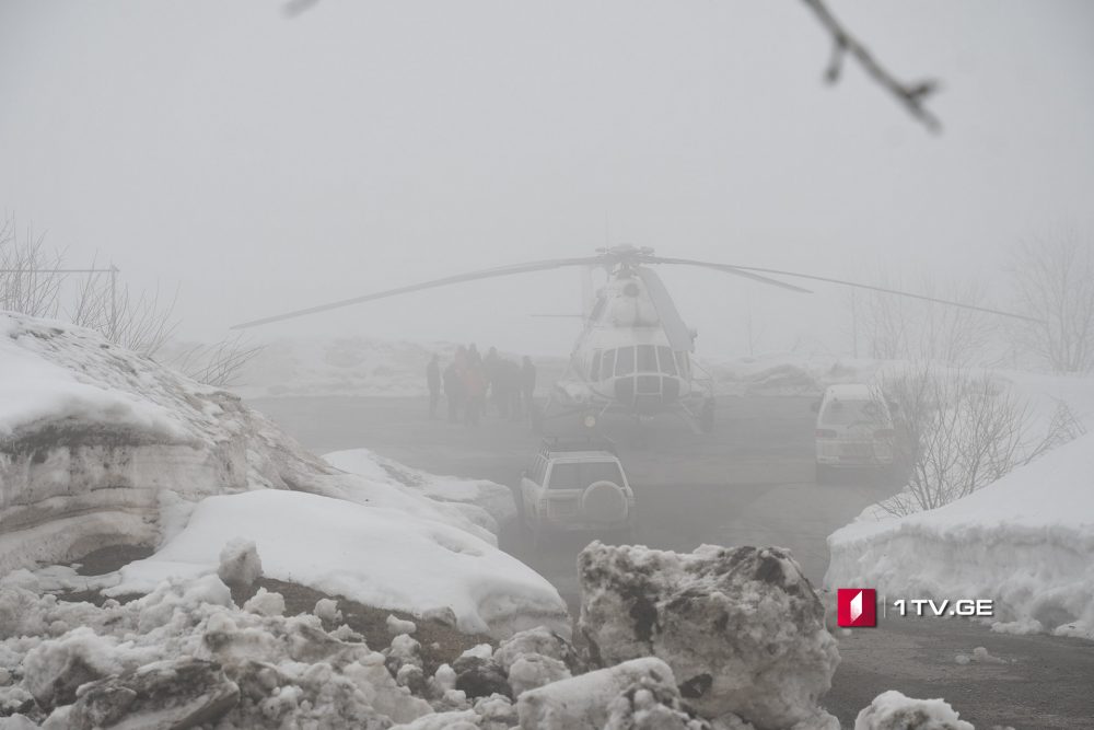 Из-за плохой видимости, пострадавших в Гудаури вместо вертолетов доставляют на реанимобилях