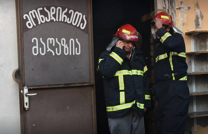 В Озургетском аграрном рынке вспыхнул пожар