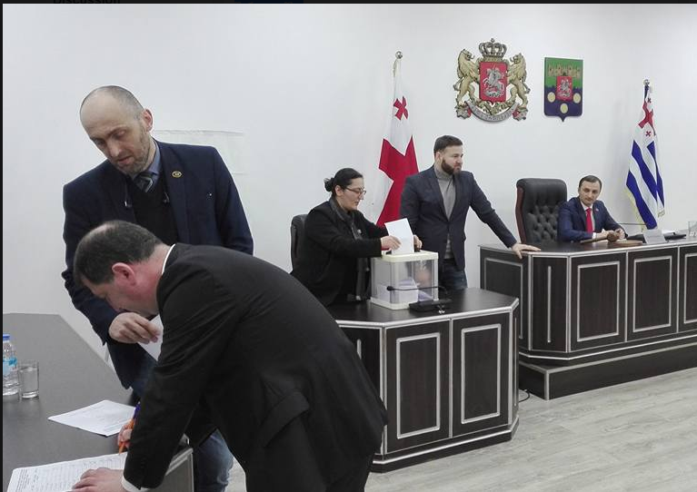 Верховный совет Аджарии представит кандидатом в члены попечительского совета Общественного вещателя Бесика Лилуашвили