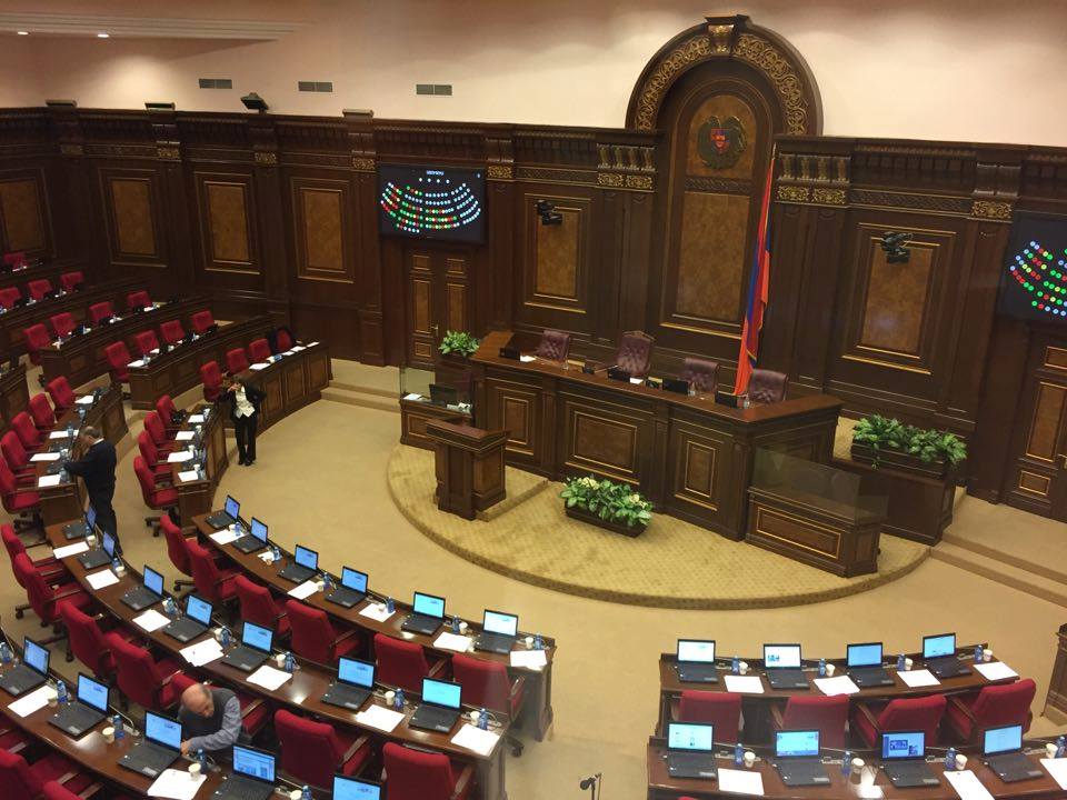 В парламенте Армении впервые пройдут выборы президента страны