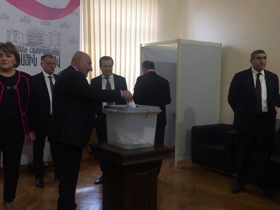 Հայաստանի ԱԺ-ում սկսվել է նախագահի ընտրության գործընթացը