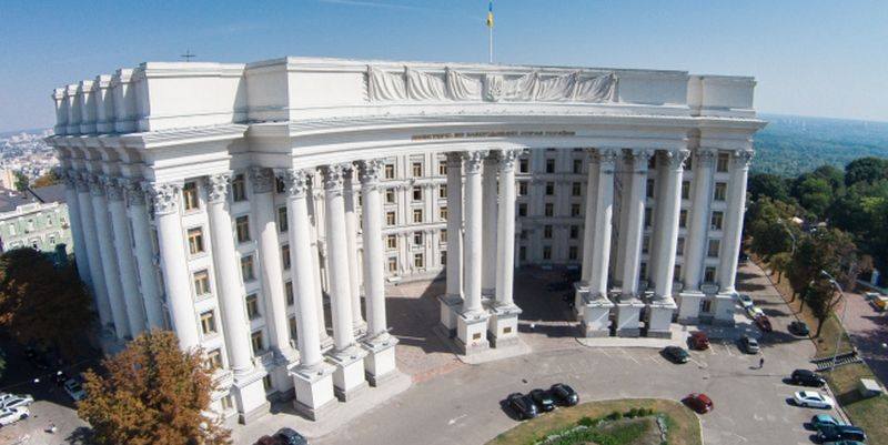 МИД Украины - Решение Кремля о высылке украинских дипломатов не повлияет на защиту украинских политзаключенных в РФ