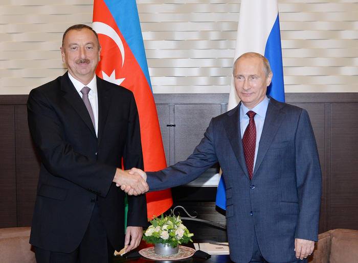 Путин поздравил Алиева с переизбранием на пост президента