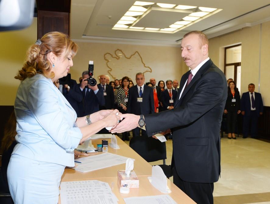 Ильхам Алиев уже проголосовал на выборах президента страны