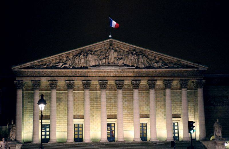 Четыре картины пропали в национальной ассамблее Франции