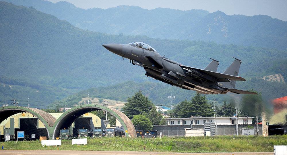 Военный самолет упал в Южной Корее