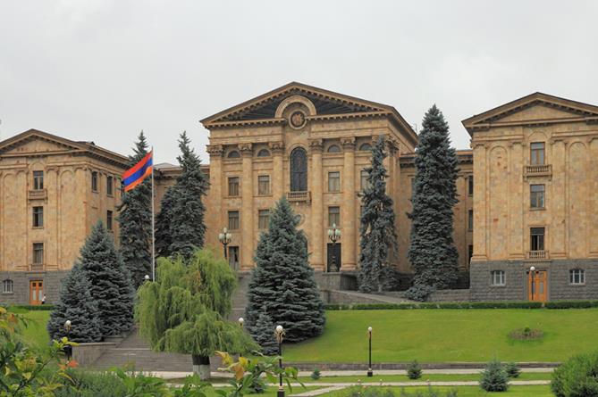 Երկրի ազգային ժողովը ընտրելու է Հայաստանի վարչապետին  և այդ գործընթացին չի խոչընդոտելու ընդիմության հանրահավաքը. Արմեն Ռուստամյան