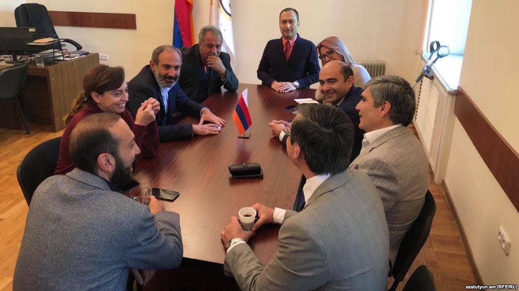 Оппозиционная фракция «Елк» официально назвала Никола Пашиняна кандидатом на пост премьер-министра Армении