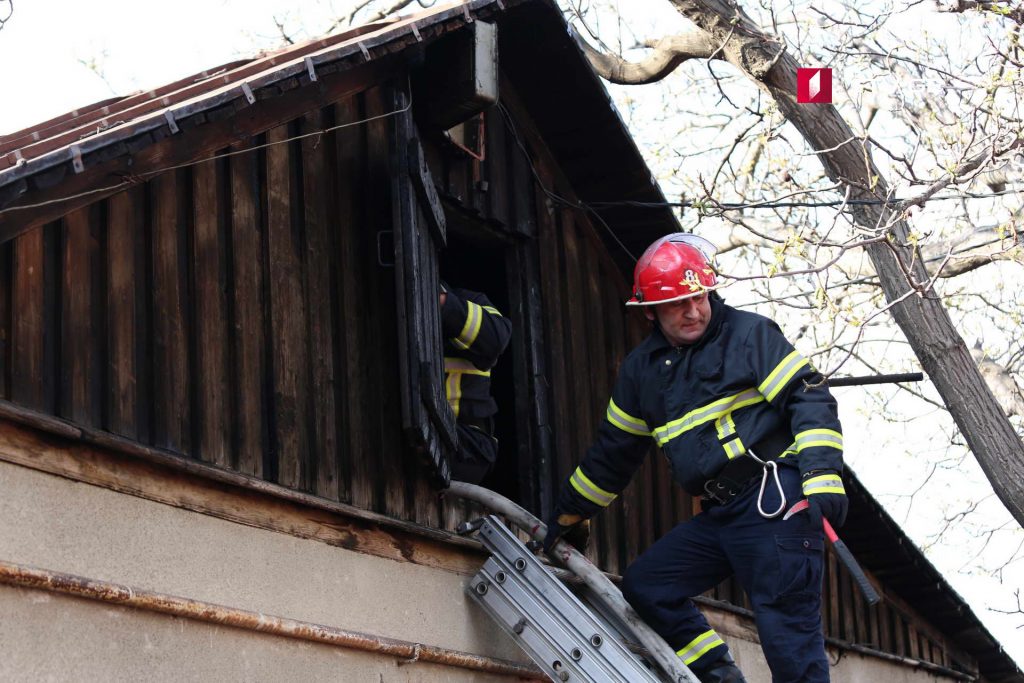 Пожар в доме на улице Джапаридзе ликвидирован