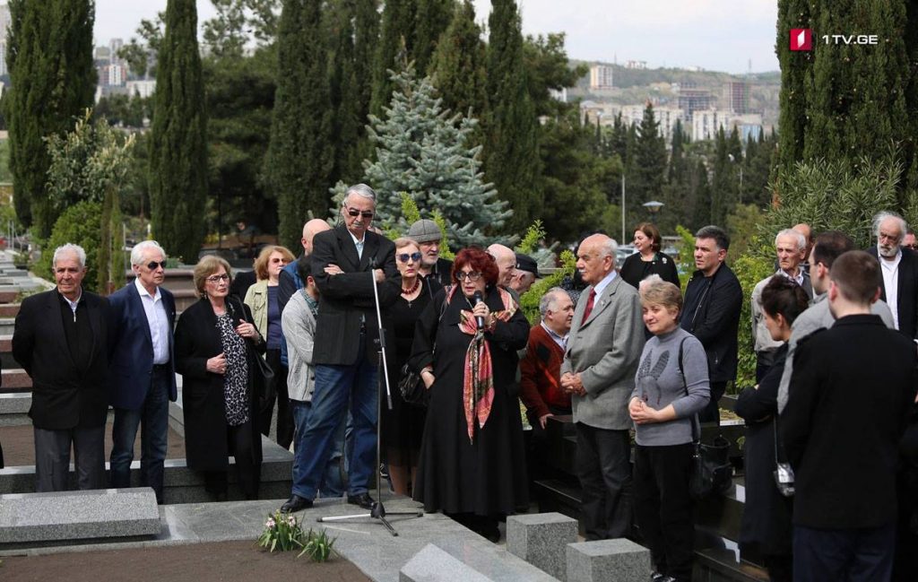 Лейлу Абашидзе похоронили в Сабурталинском пантеоне