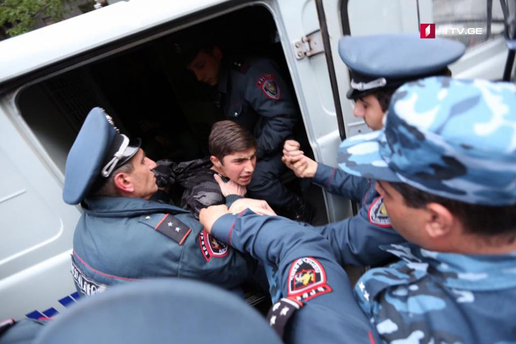 Երևանում ձերբակալել են ակցիայի շուրջ 30 մասնակցի (ֆոտո)