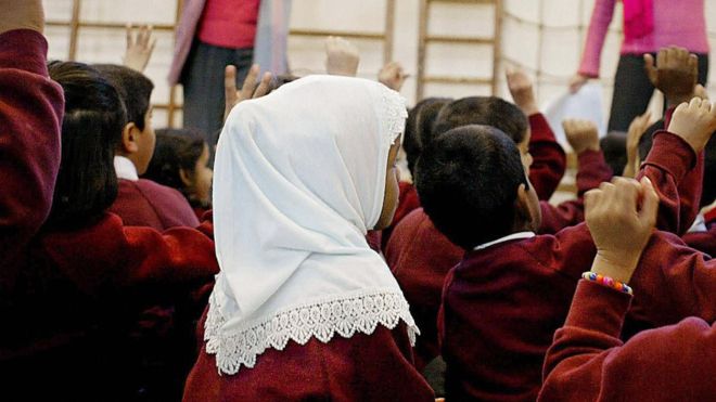 В Австрии  девочкам в возрасте до 10 лет запретят носить хиджаб в школах и детских садах