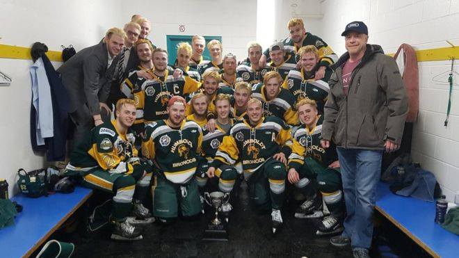 At least 14 killed in bus crash involving Canadian junior hockey team