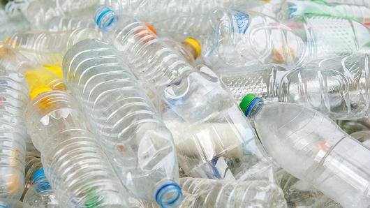 Ученые создали т.н. мутантный фермент, разлагающий пластик