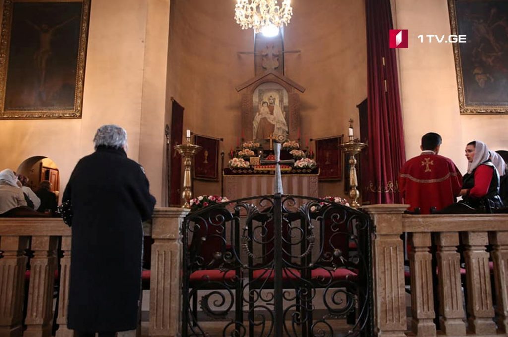 Հայ Առաքելական Սուրբ եկեղեցում ընթանում է տոնական պատարագ
