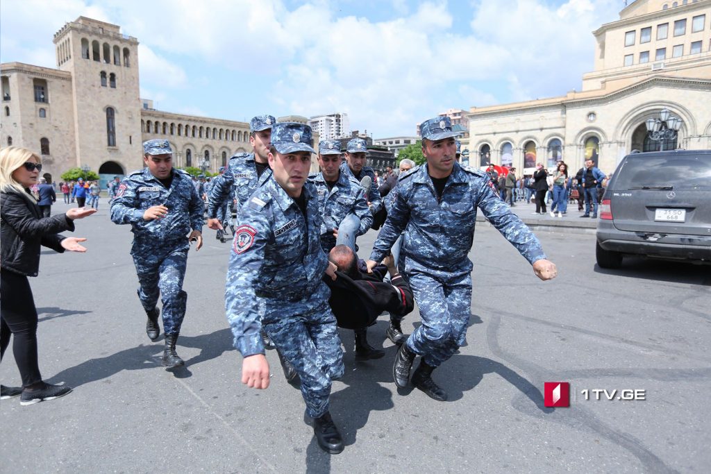 Евросоюз потребовал от властей Армении освободить всех задержанных в ходе акций