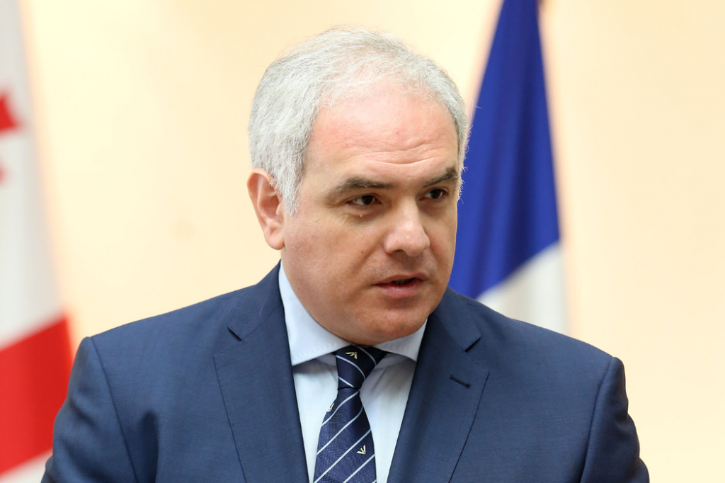 В администрации правительства заявляют, что Георгий Мгебришвили сам обратился к премьер-министру с просьбой об отставке