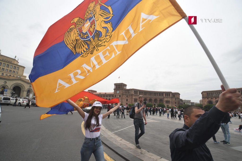 Yerevanda Nikol Paşinyanın tərəfdarlarının yürüşü səhərdən başladı (foto)