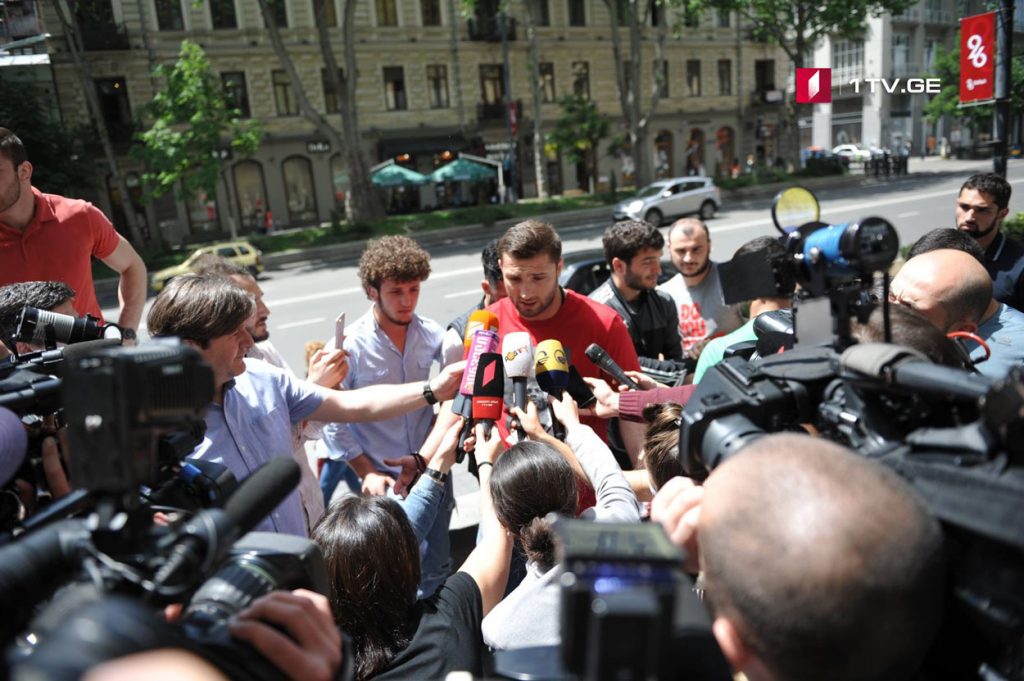 Дзюдоисты, которые требуют отставки Давида Кевхишвили, покинули съезд федерации