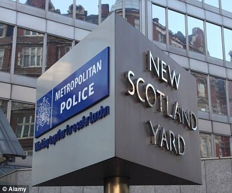 Британская полиция продолжает расследование попытки покушения на Сергея Скрипаля