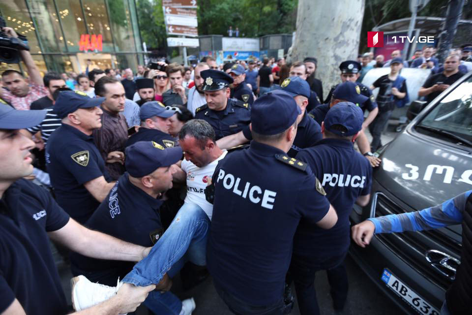 У станции метро «Площадь Свободы» задержаны еще несколько человек [фото]