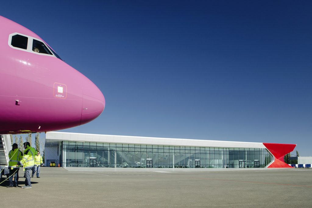 В Кутаисском аэропорту добавляют семь новых направлений – Париж, Прага, Афины, Барселона, Рим, Бухарест и Вена