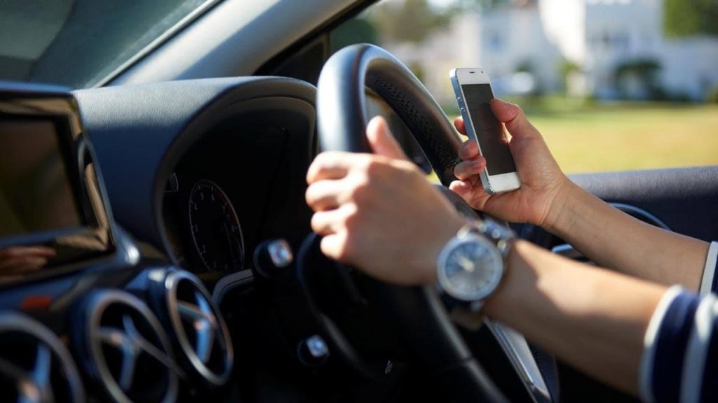 Граждане смогут фиксировать нарушения правил дорожного движения по мобильной аппликации