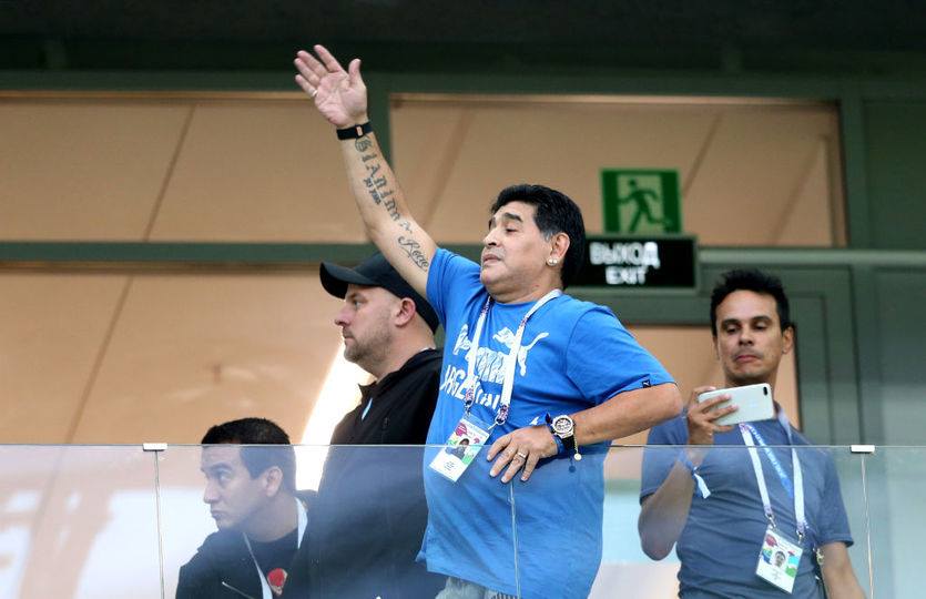 Марадона - У Месси нет лидерских качеств, он снял фото с козой