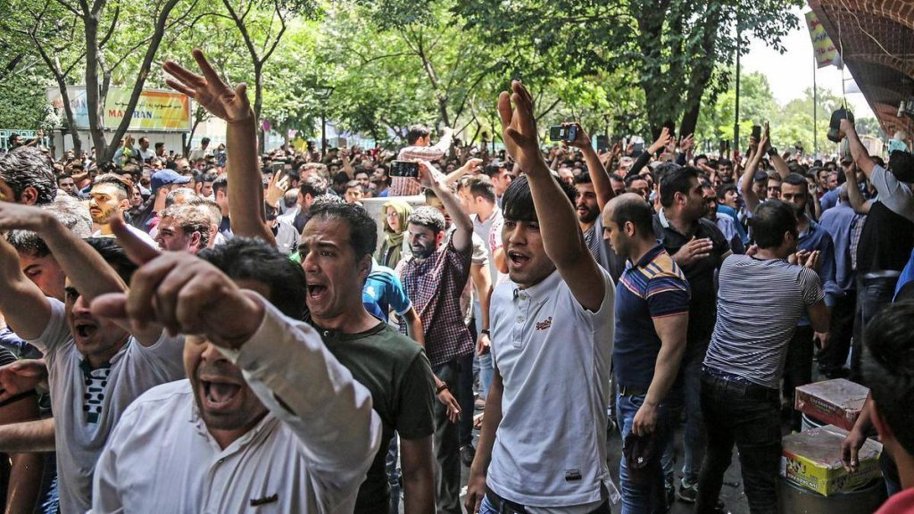Аятолла Али Хаменеи призвал наказать участников акции протеста