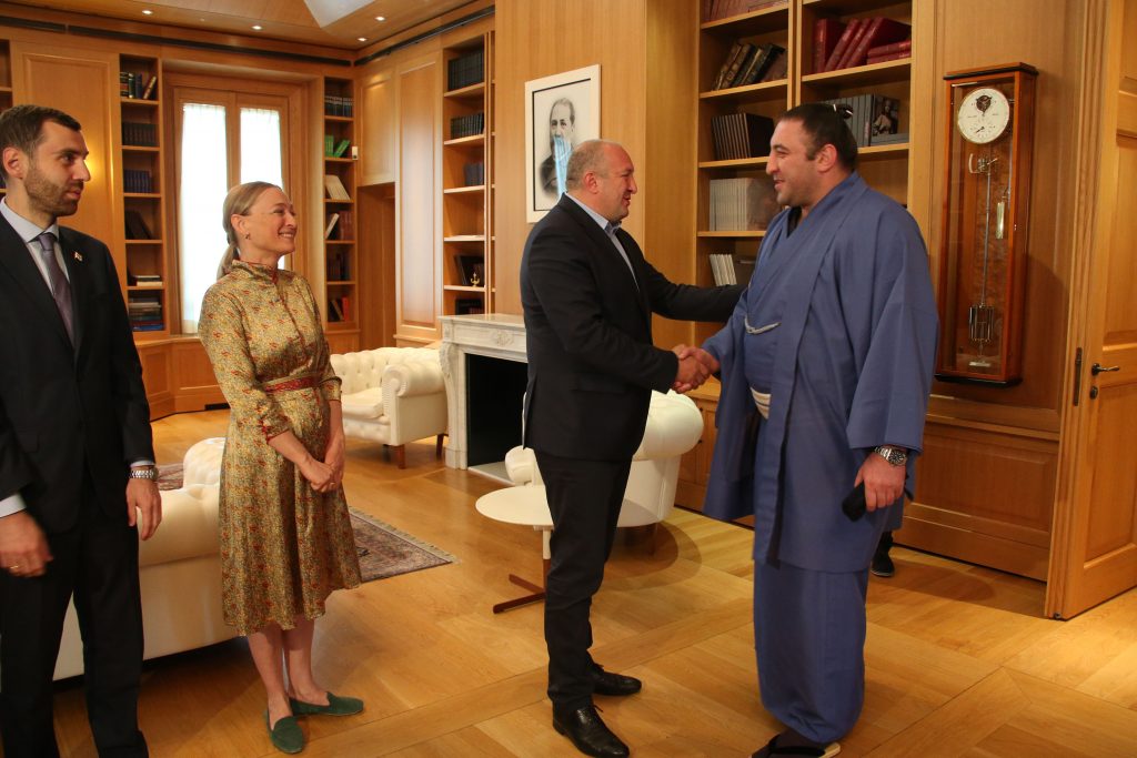 Prezident və birinci xanım gürcü sumoçusu Levan Qorqadze-Toçinoşini prezident sarayında qəbul etdilər [Foto]