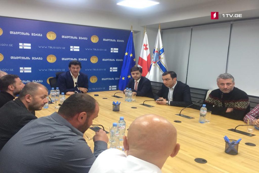 Мэр Тбилиси встречается с бастующими сотрудниками метрополитена