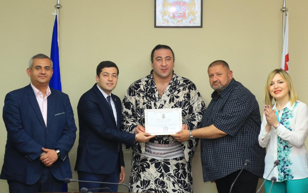 Mtskheta Mayor grants Tochinoshin the title of honorary citizen