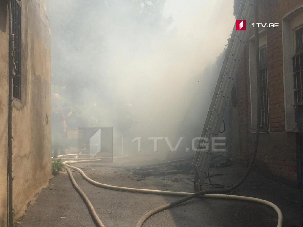 Թբիլիսիում, Բուխաիձեի փողոցում այրվել է բնակելի տուն