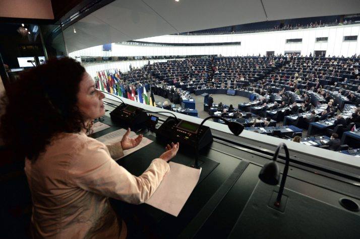 Переводчики сорвали заседание в Европарламенте