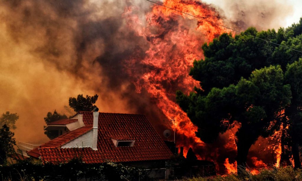 Количество погибших в результате пожаров в Греции возросло