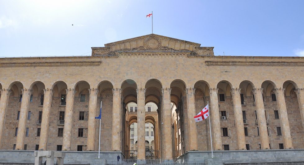 Majority to hold consultations on the issue of location of Georgian parliament
