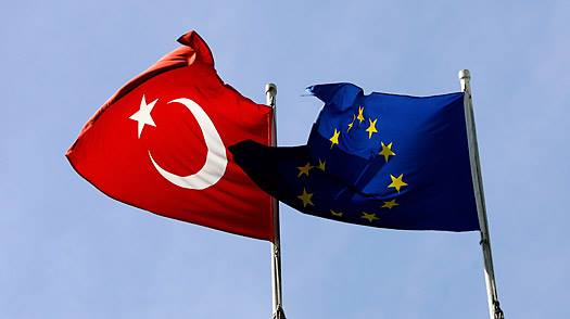 Евросоюз приветствует отмену чрезвычайного положения в Турции