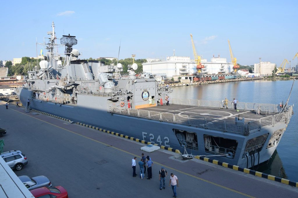 Военные корабли НАТО вошли в порт Одессы