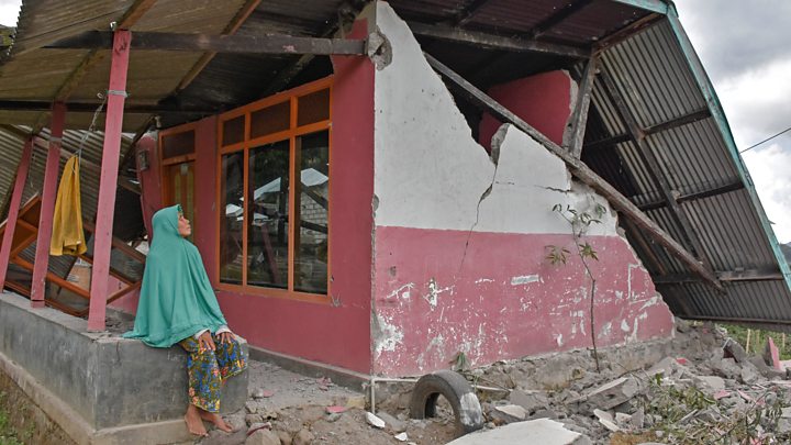 200 человек застряли в горах в результате землетрясения в Индонезии