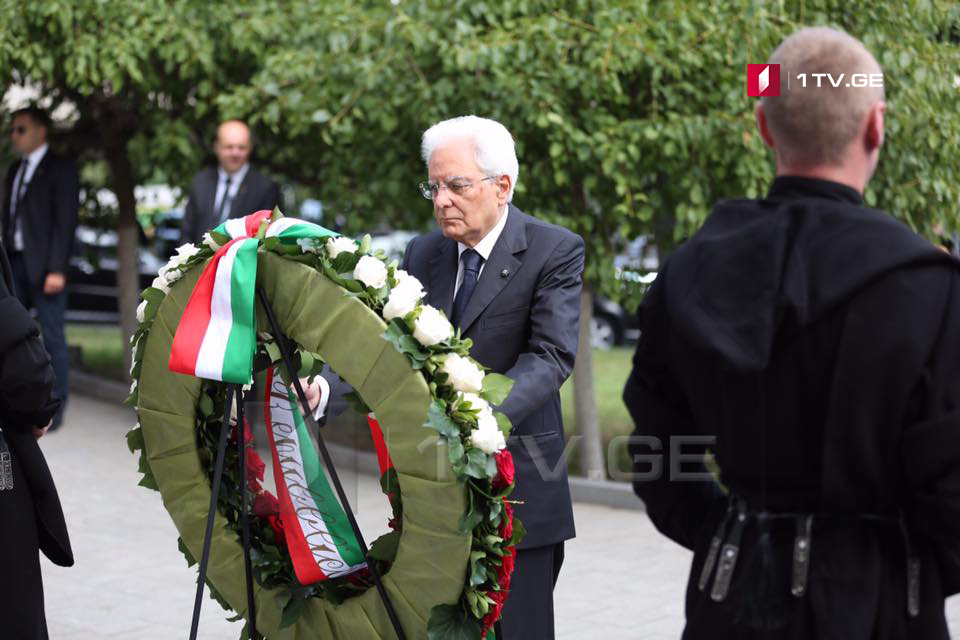 Президент Италии возложил венок к Мемориалу героям [фото]