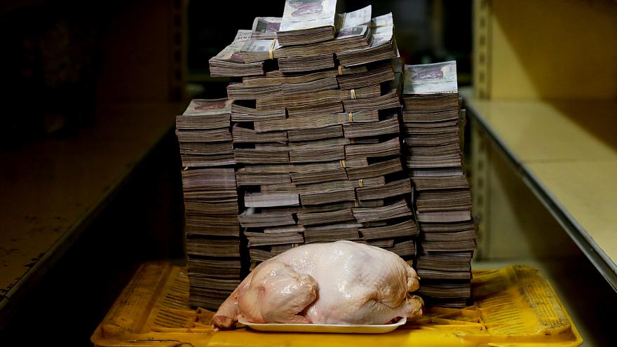 Фотографии отображают, какое количество денег нужно для покупки продуктов в Венесуэле [фото]