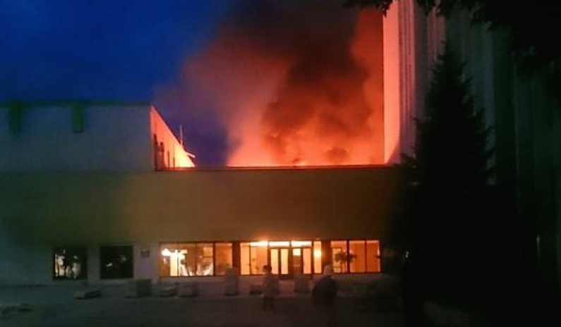 В оккупированном Цхинвали горит здание администрации де-факто президента