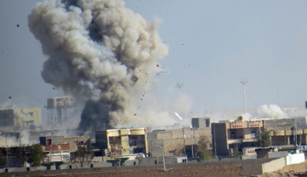 Власти Ирака нанесли авиаудар по позициям "Исламского государства" возле сирийской границы