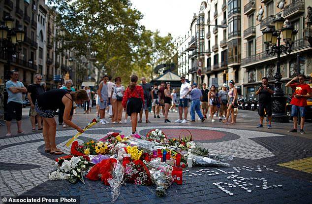 В Барселоне вспоминают жертв теракта 17 августа прошлого года