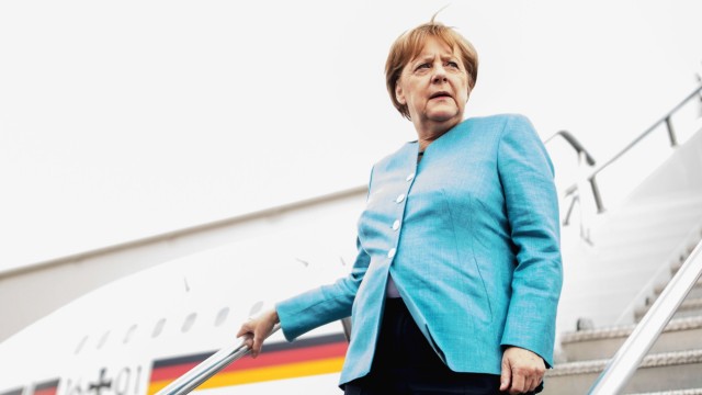Süddeutsche Zeitung - Angela Merkel Gürcüstana həmrəyliyini Abxaziya və "Cənubi Osetiya"-da həlak olan qəhramanlar memorialına əklil qoyaraq bildirəcək