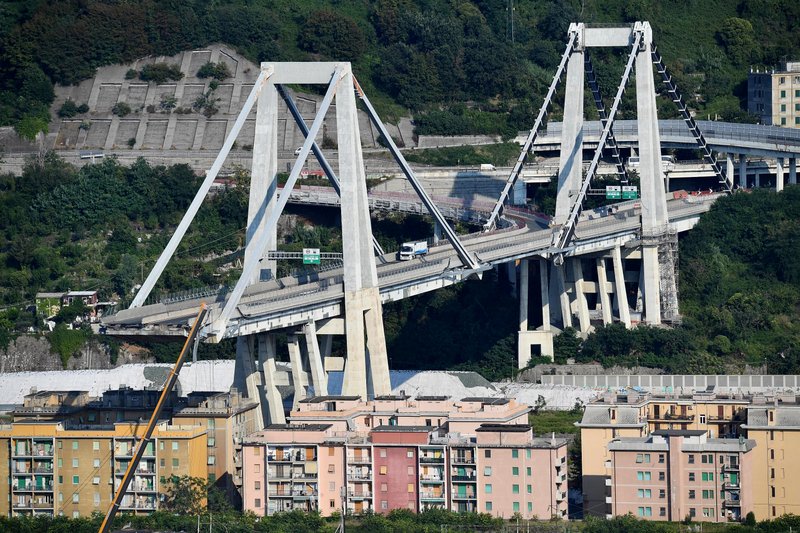 За несколько месяцев до трагедии эксперты установили, что жесткость моста в Генуе была снижена