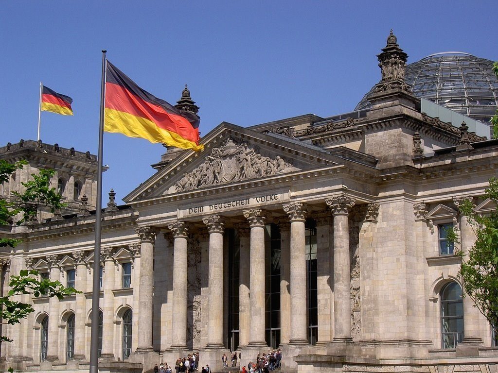 Reuters - Правительство Германии планирует упрощение иммиграционного законодательства для иностранных квалифицированных кадров