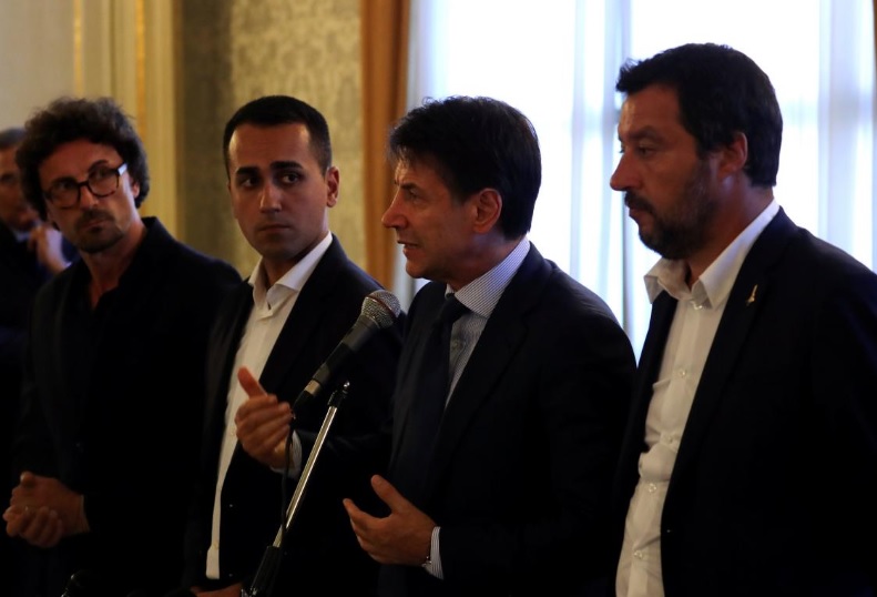 Премьер-министр Италии объявил в Генуе чрезвычайное положение