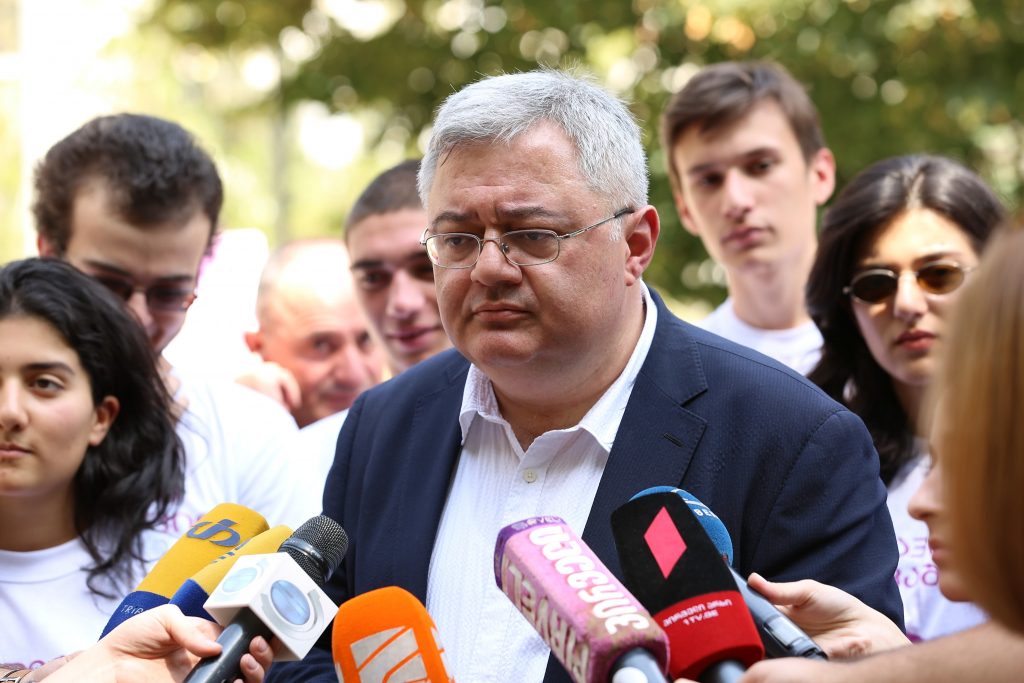 Давид Усупашвили - Предлагаю Саломе Зурабишвили согласиться на дебаты со мной, а не с «темными силами»