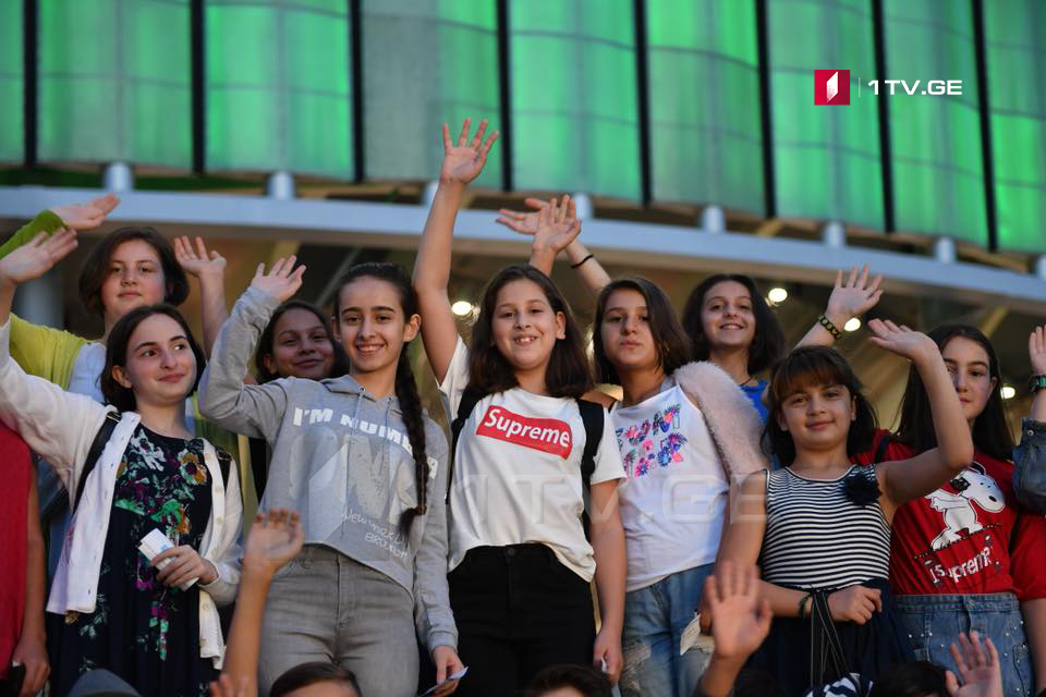 Ученики озургетской школы №2 посетили церемонию открытия шахматной Олимпиды [фото/видео]